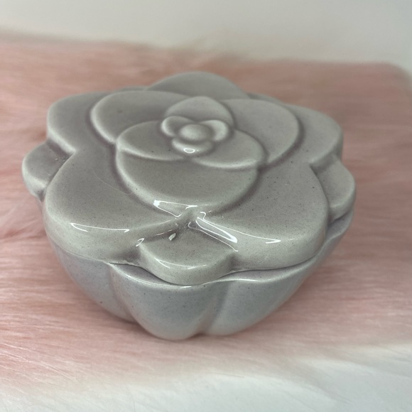 Trinket Box Ceramic 3D Rose Floral Teal Treasure Trinket Jewelry Decor Gift - Picture 2 of 9